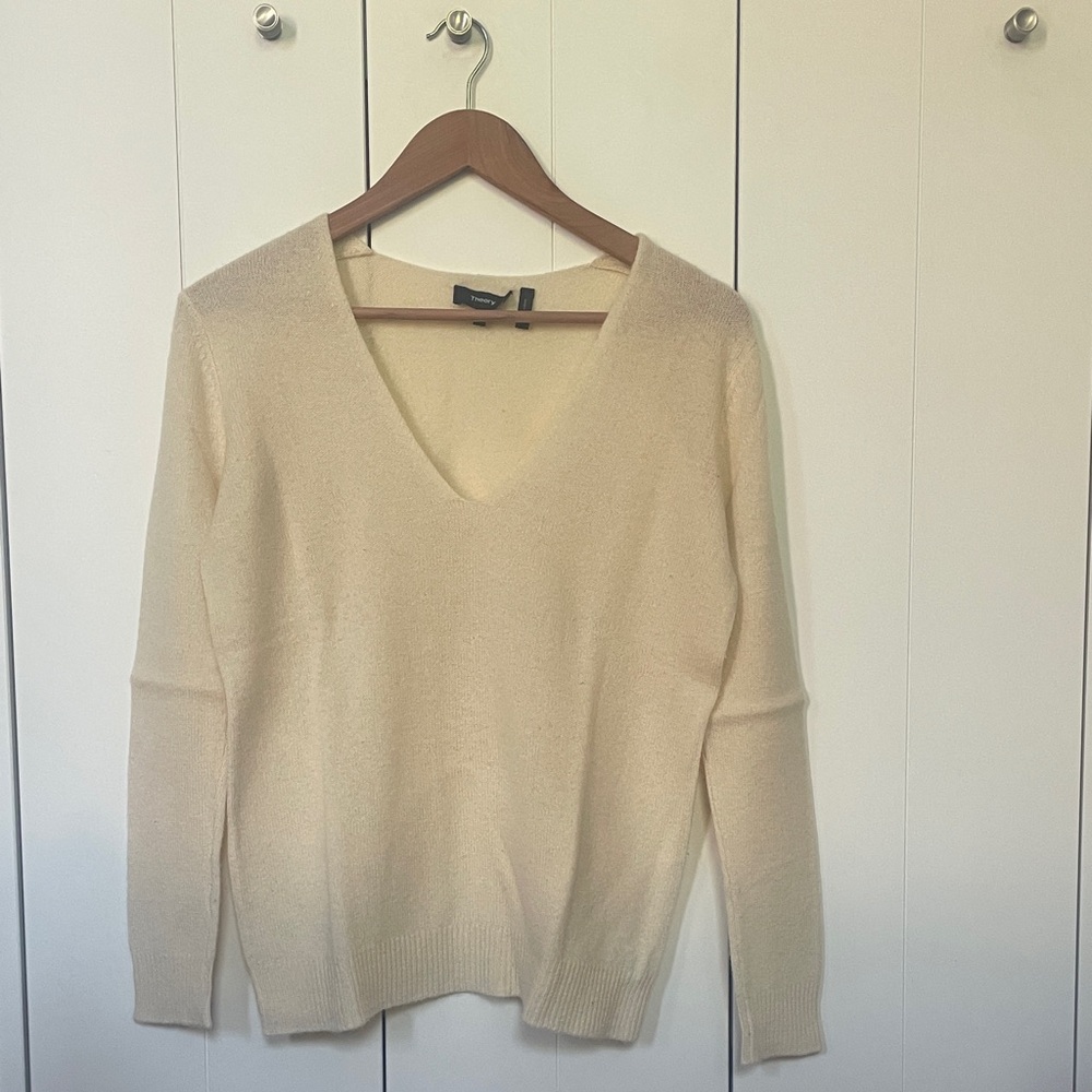 Theory Cream Cashmere V-Neck Sweater